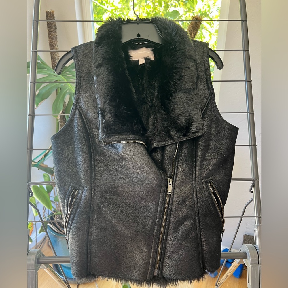 Banana Republic Black Faux Fur Vest - Size Small Petite